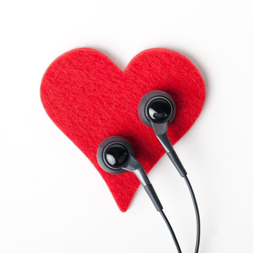 heart, earphones, object-1187266.jpg
